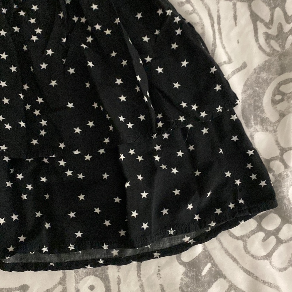 Subdued Ruffle Mini ⭐️ ⭐️ ⭐️ - Picture 3 of 4